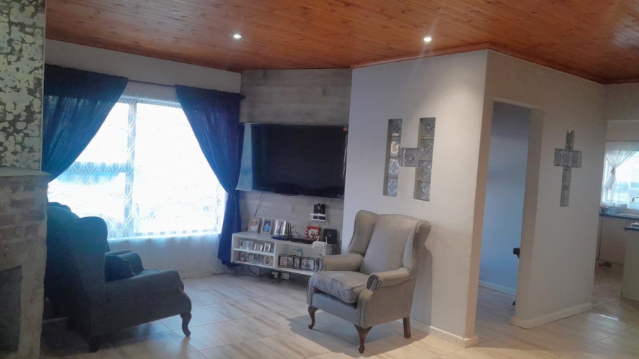 3 Bedroom Property for Sale in Croydon Western Cape